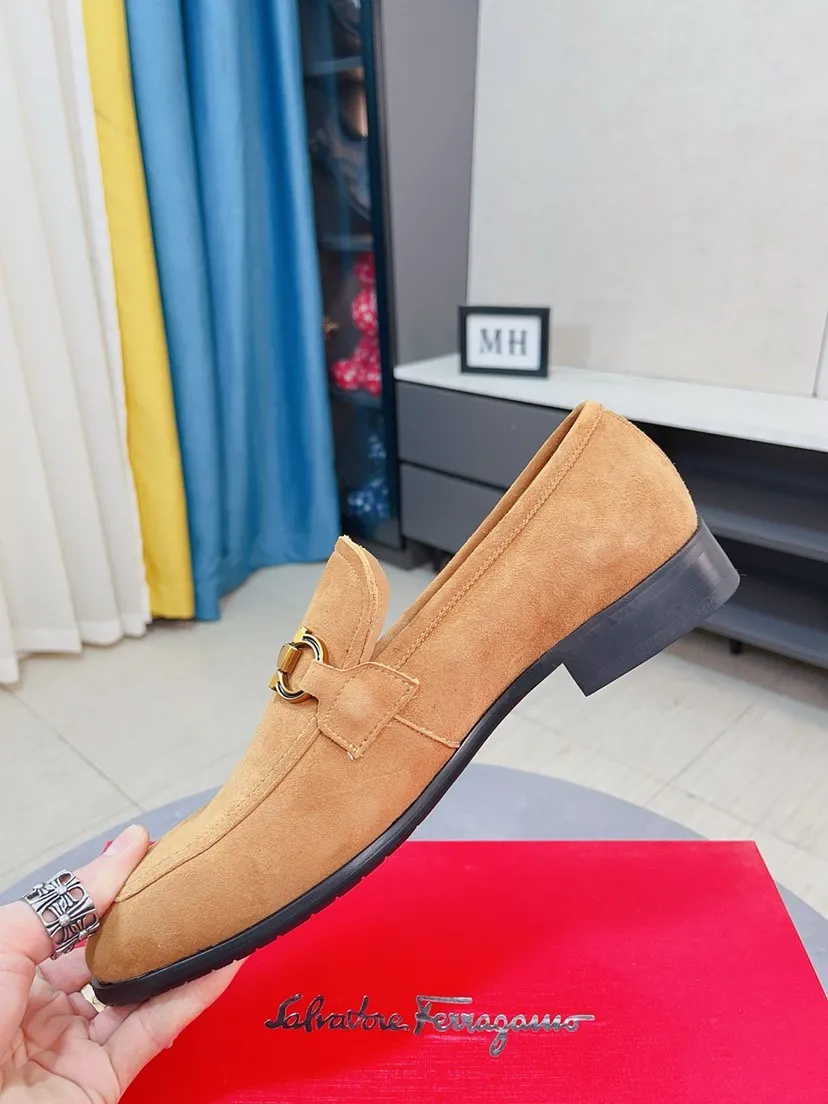 Men's shoes 💰500🌸🌸Water dyed cowhide 🆘[Salvatore Ferragamo] Ferragamo's latest casual business leather shoes for men! Available at counters simultaneously! The fabric is made of specially imported original suede calfskin, and the interior is made of imported water-dyed cowhide. It is absolutely luxurious and leads the fashion trend. Matching code: 38-44 45 customized